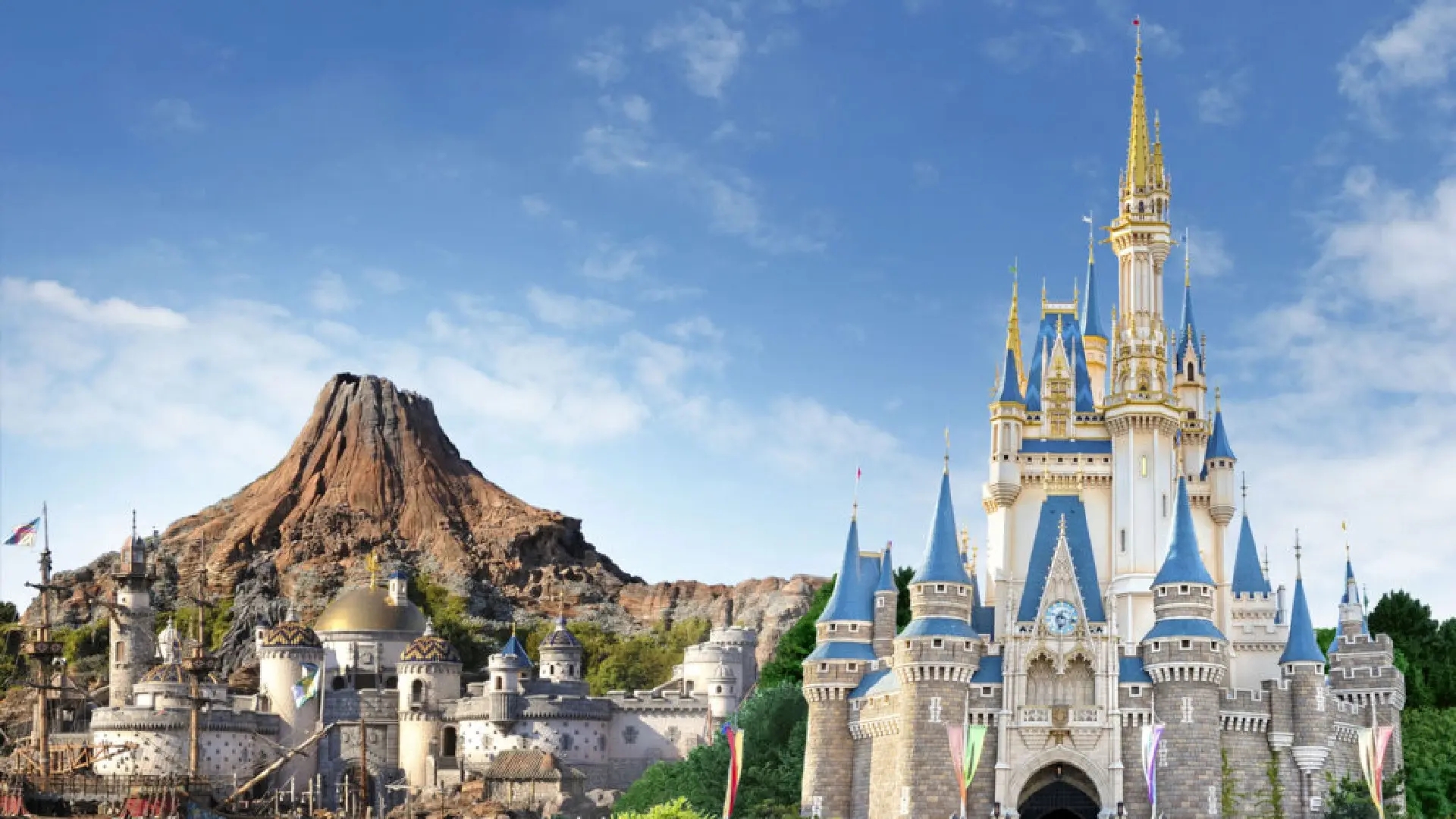 دیزنی لند توکیو + راهنمای بازدید و بررسی کامل بخش‌های Disneyland 