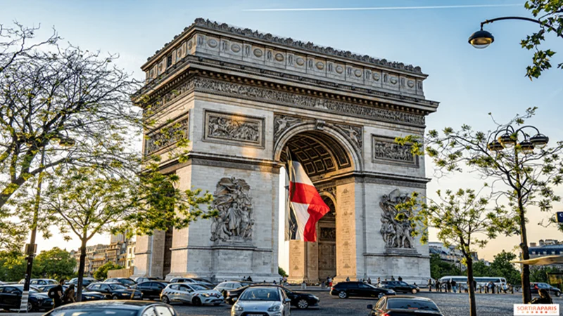 اهمیت تاریخی طاق نصرت